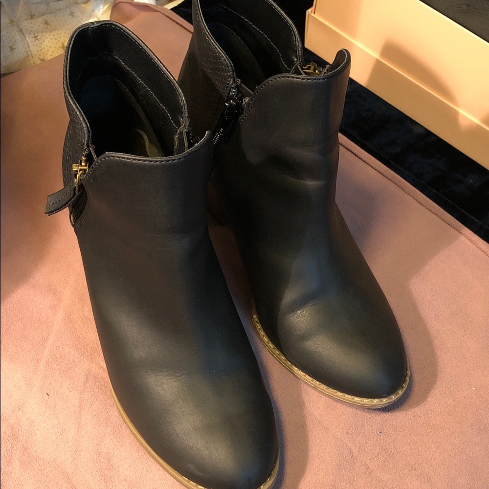 Ana women’s double zipper ankle boots 8